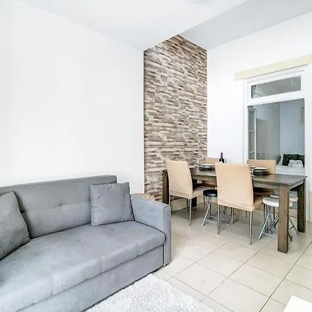 Charming Iii Apartman *