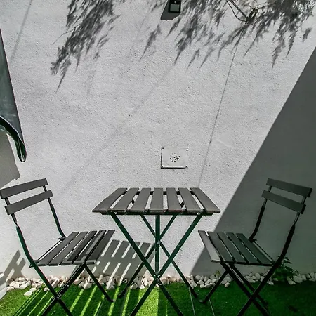 Charming Iii Apartment *